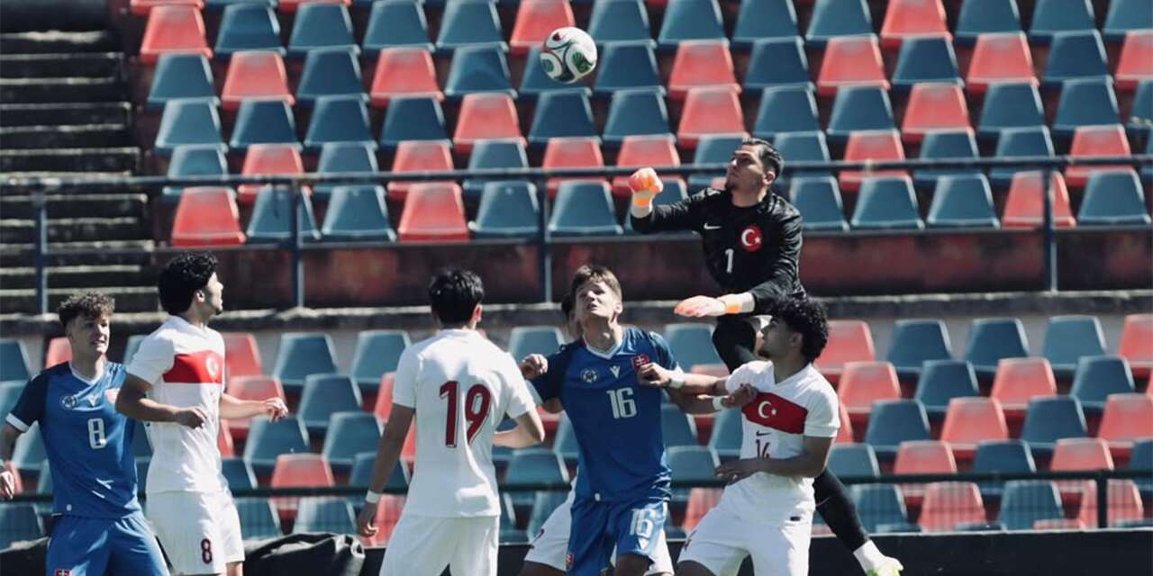 Konyasporlu oyuncu milli takım kalesini gole kapattı