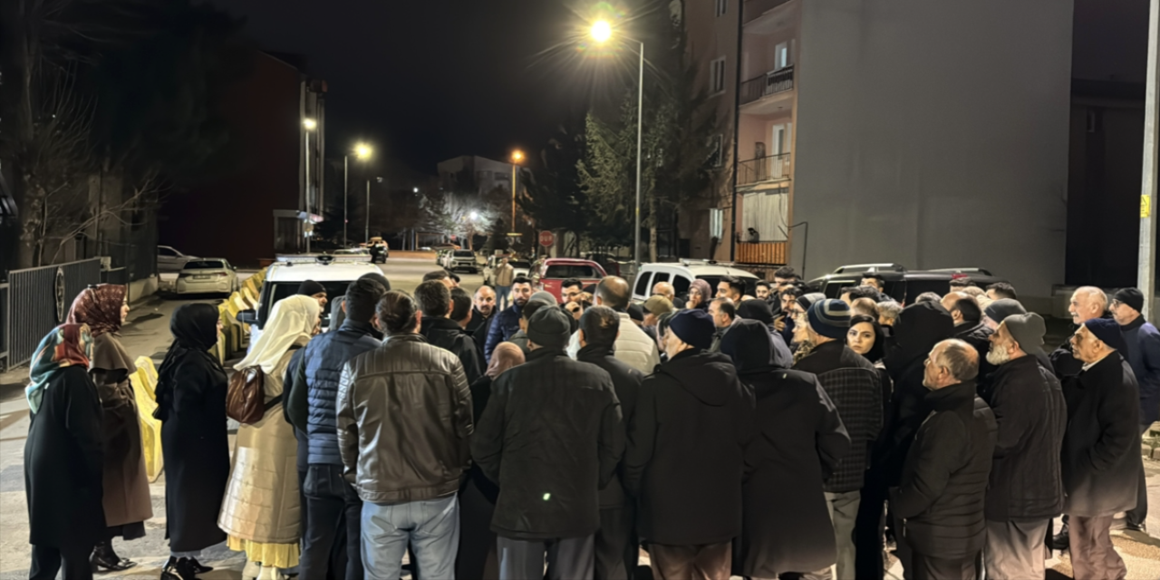 Umre hayali kabusa döndü, 125 kişi polise koştu