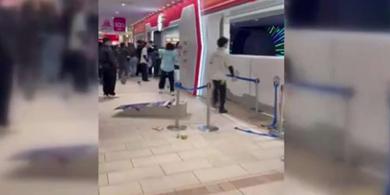 AVM’de bıçaklı saldırı! 2 ölü