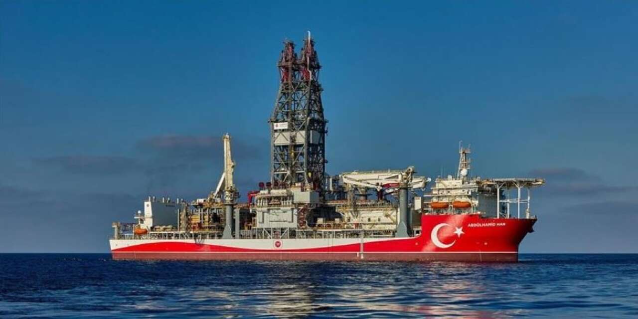 Abdülhamid Han gemisi, keşif sondajına başladı