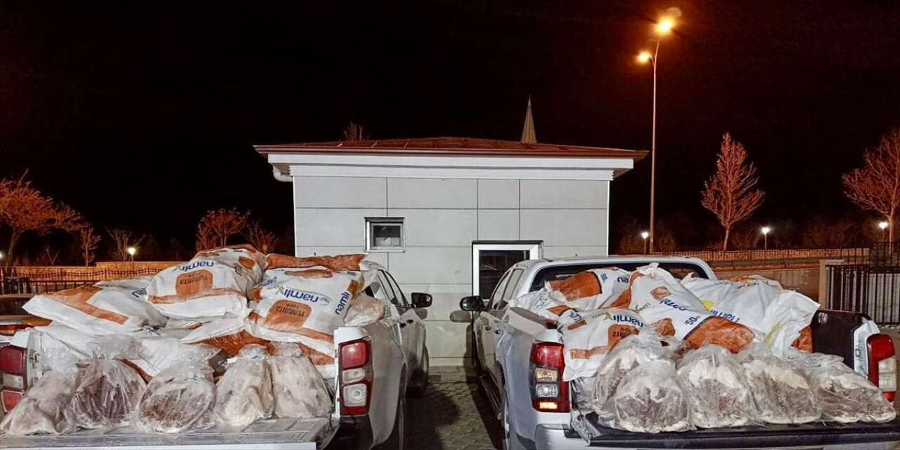 Yolcu otobüsünün bagajından 1 ton 200 kilo kaçak kaz eti çıktı