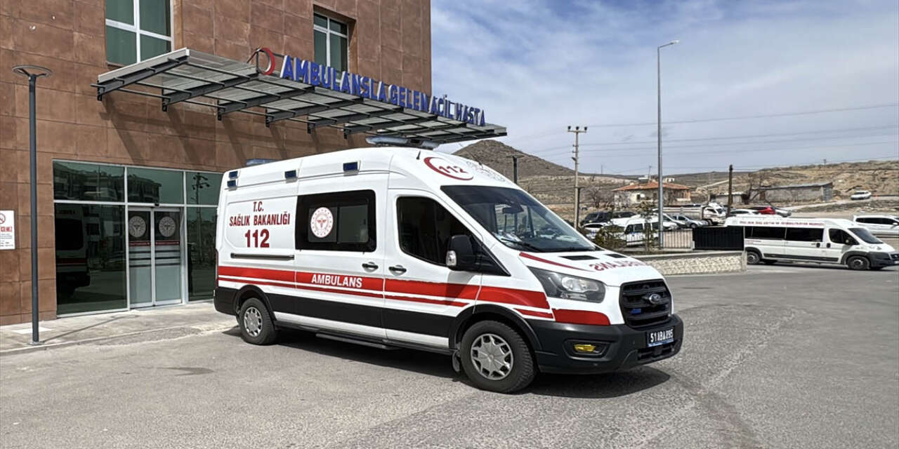 Eşini bıçaklayan kasap, canına kıymak istedi