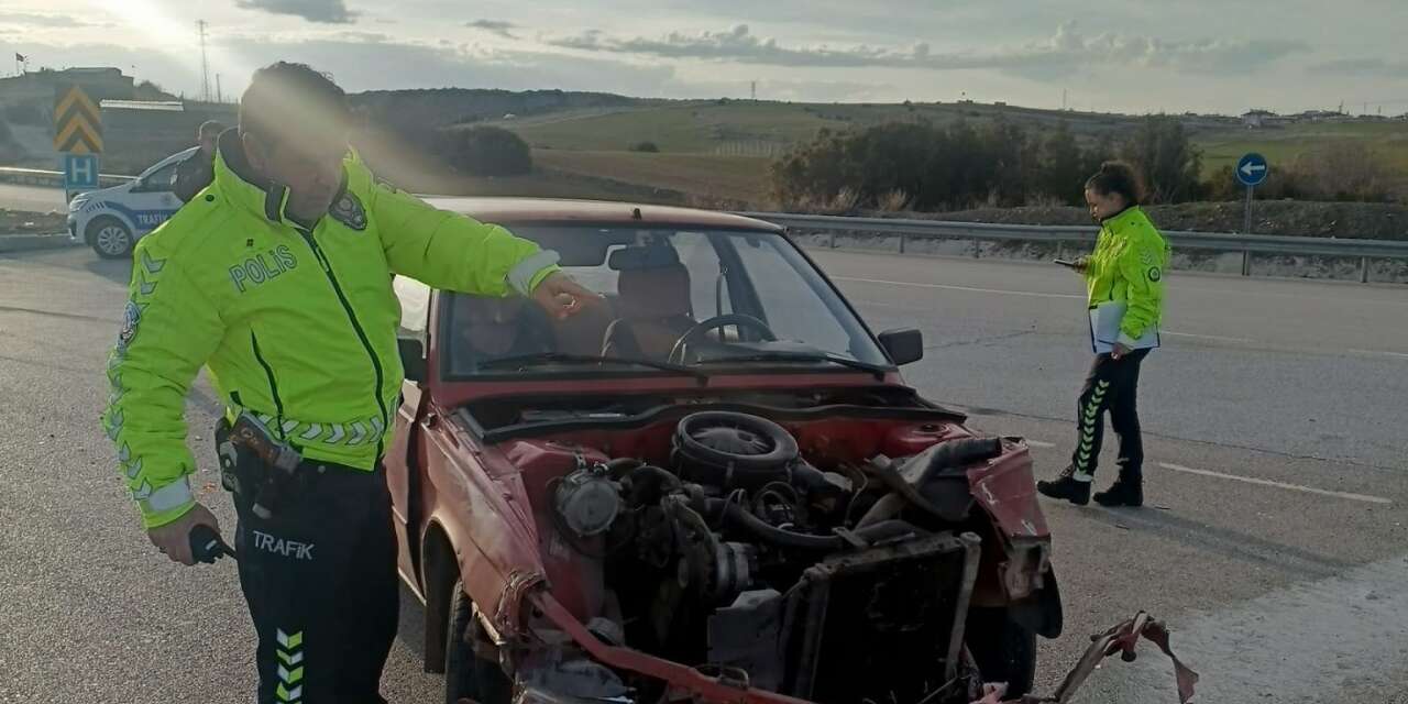 Konya’da peş peşe kaza! TIR otomobille çarpıştı, beton aracı devrildi
