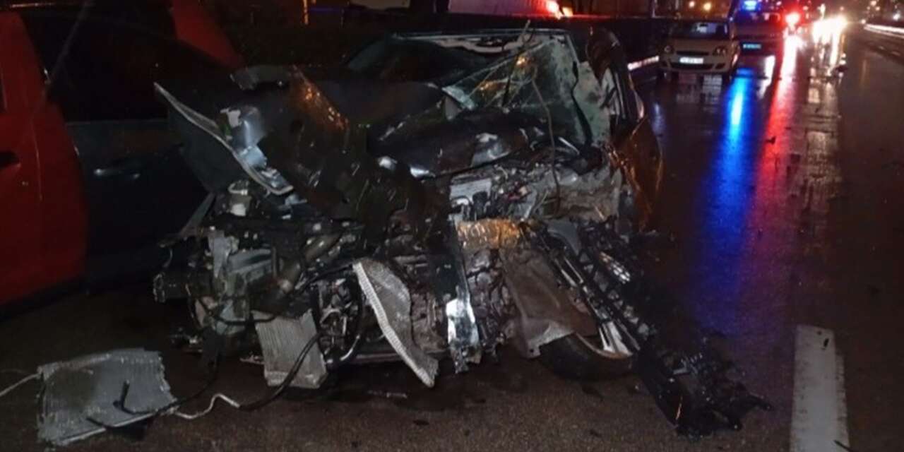 Sabah saatlerinde zincirleme kaza! 3 yaralı