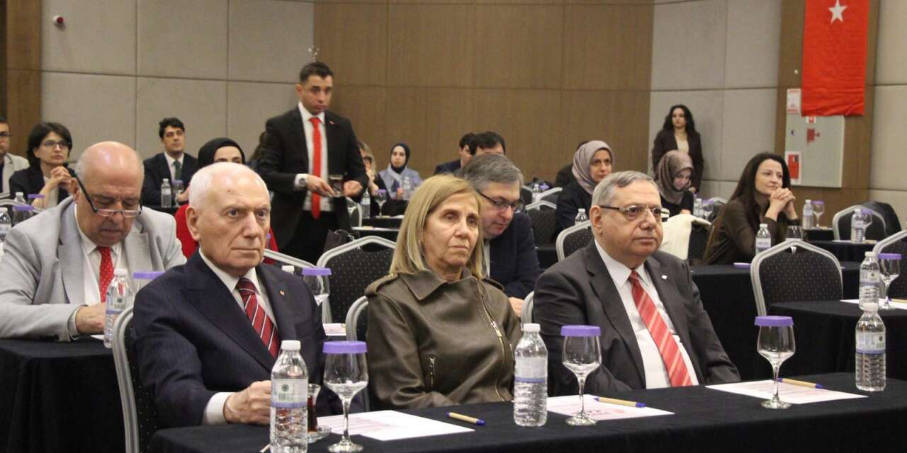 Uzmanlar Konya’da fetal kalp için bir araya geldi