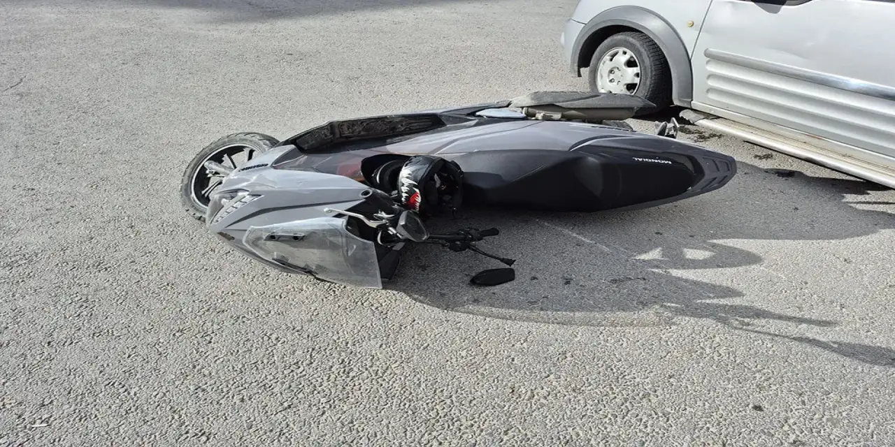 Konya’da motosiklet kazası! Sürücü yaralı kurtuldu