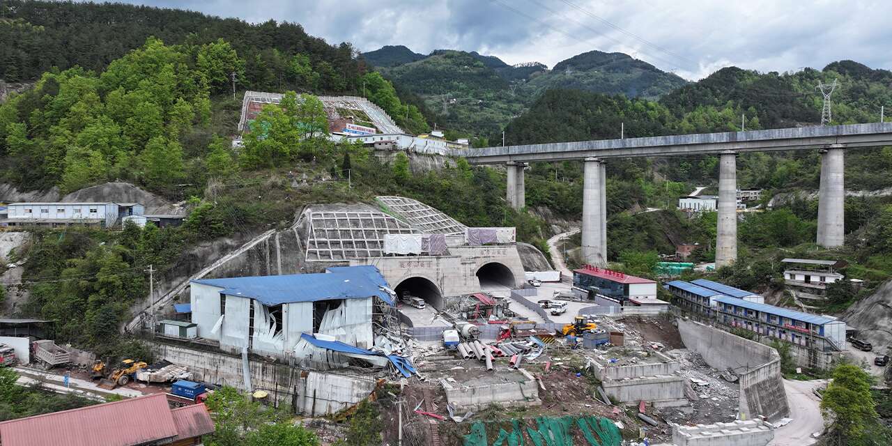 Tünel inşaatında patlama meydana geldi! 4 kişi öldü