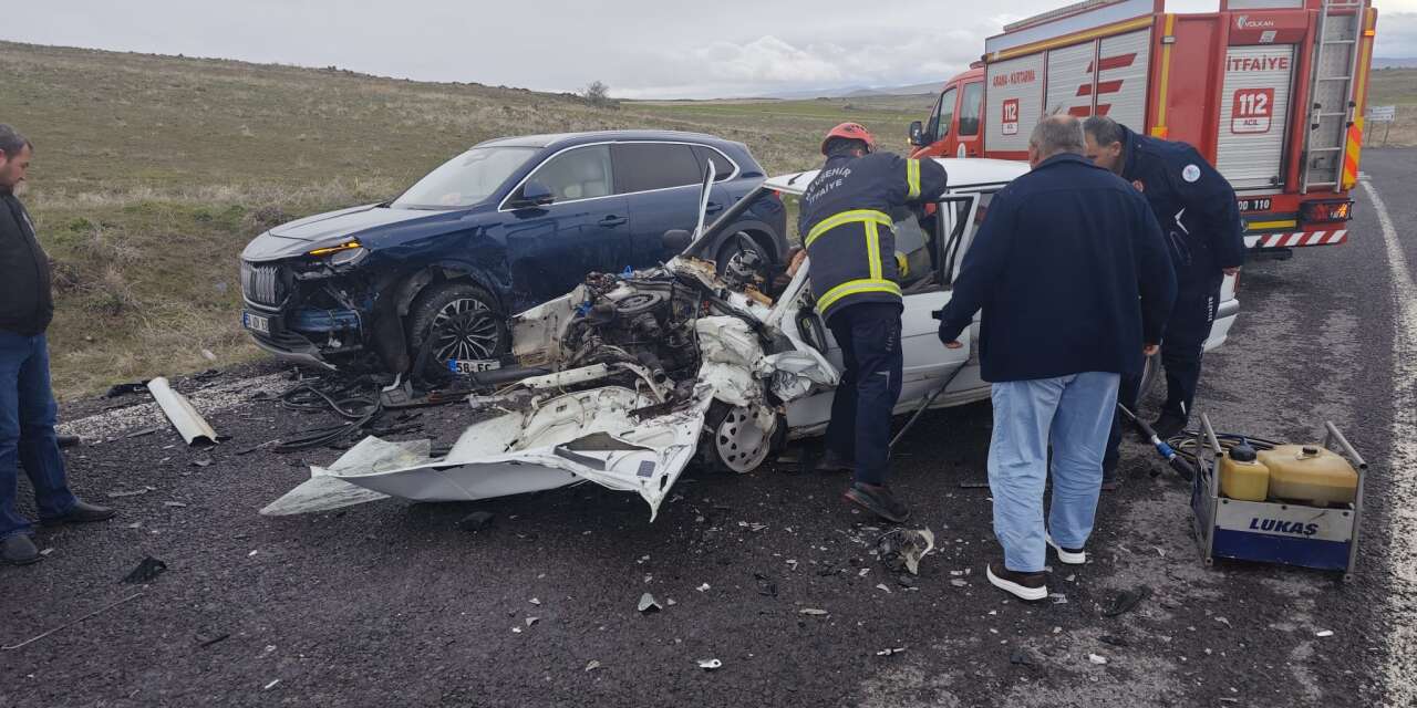 TOGG ile çarpışan otomobil hurdaya döndü! Muhittin Karaca öldü