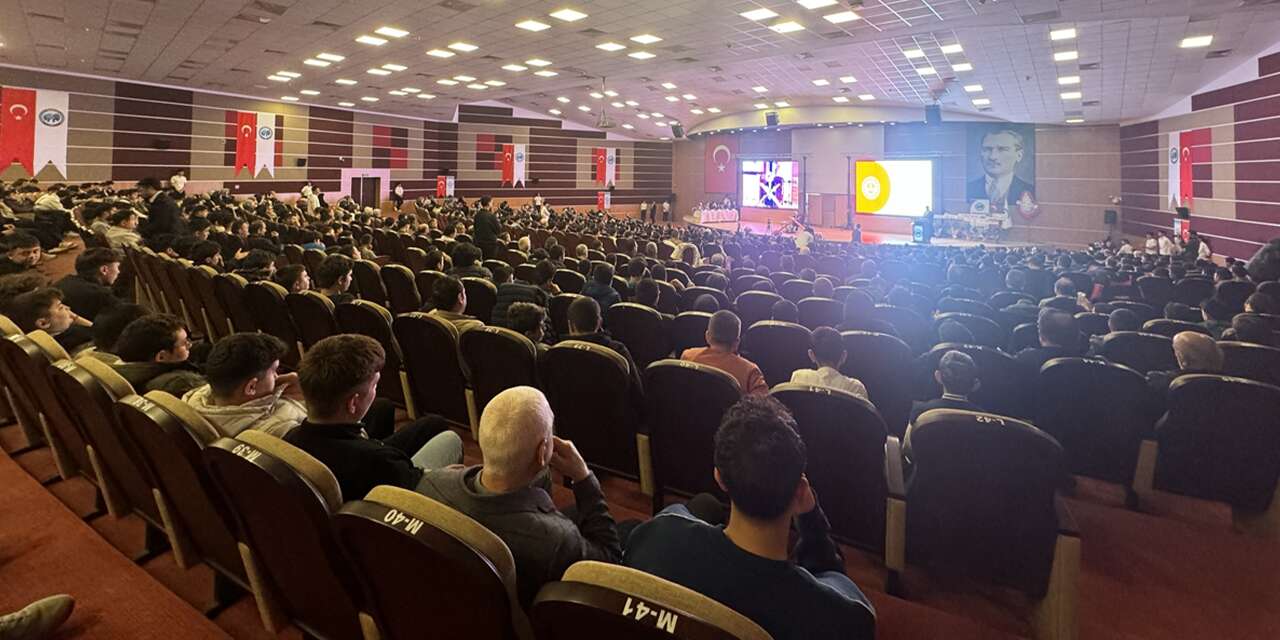 Kur'an-ı Kerim'i en güzel okuyan öğrenci Konya’dan çıktı