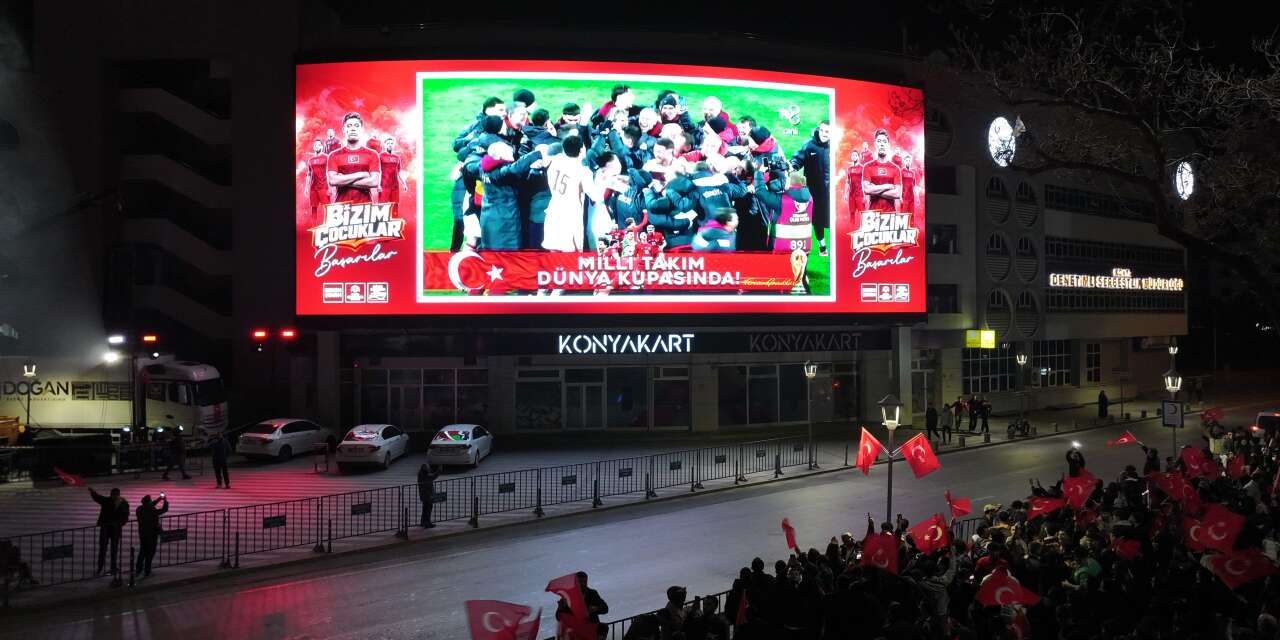 24 yılın ardından gelen zafer Konya’da dev ekranda verildi