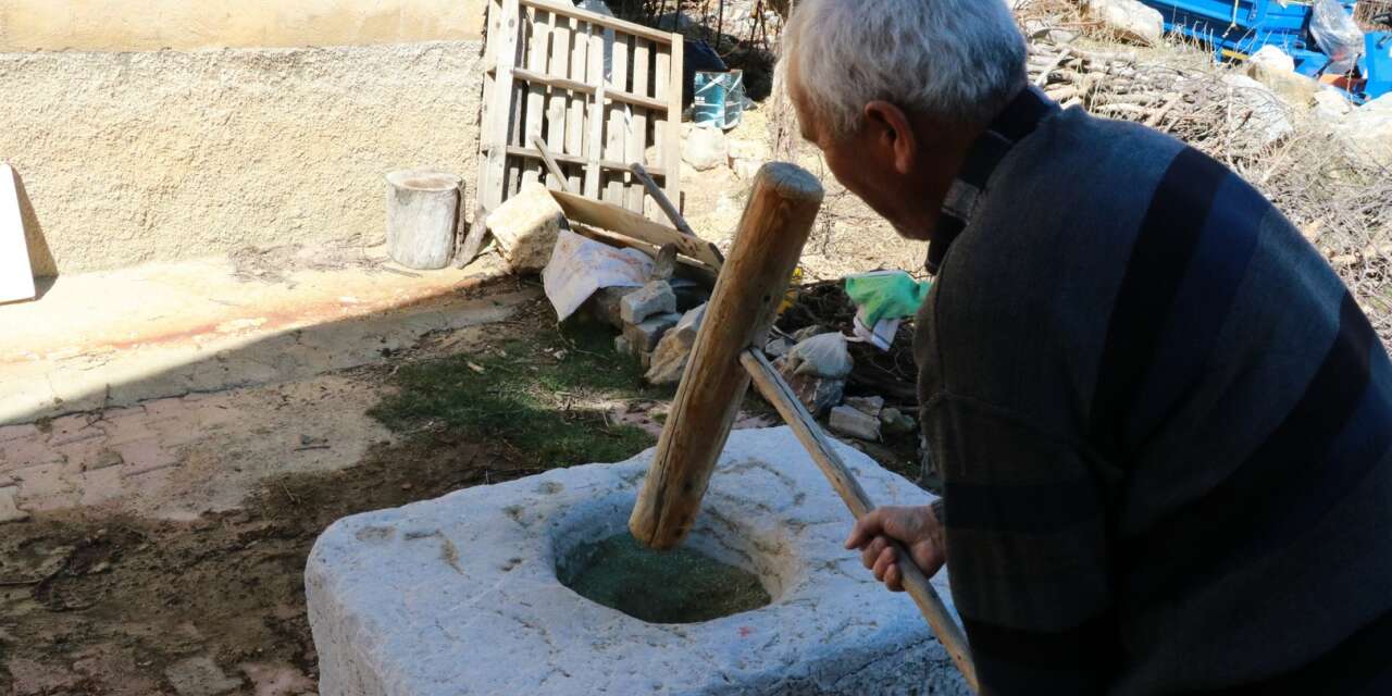 Konya’da 300 yıllık yekpare mermer dibek, teknolojiye meydan okuyor