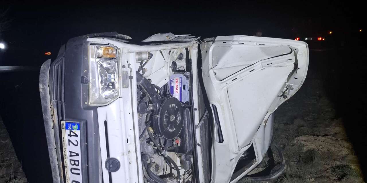 Konya’nın dar yolunda yeni kaza! TIR ile çarpışan otomobil devrildi