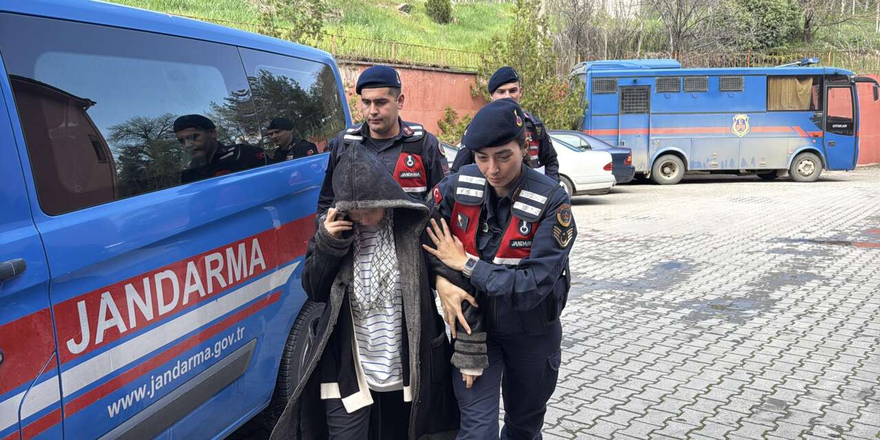 Aile kavgası cinayetle bitti! Av tüfeğiyle başına sıktığı kocası öldü