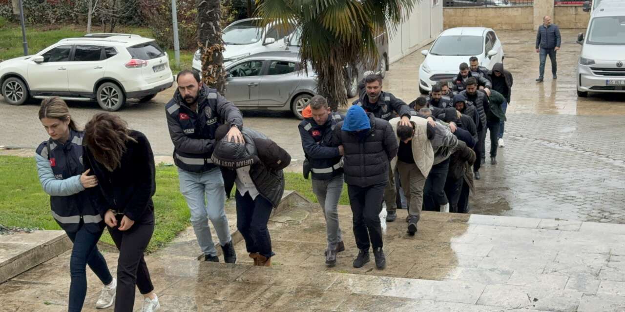 Konya dahil 13 ilde “Satır 2” operasyonu! 30 gözaltı