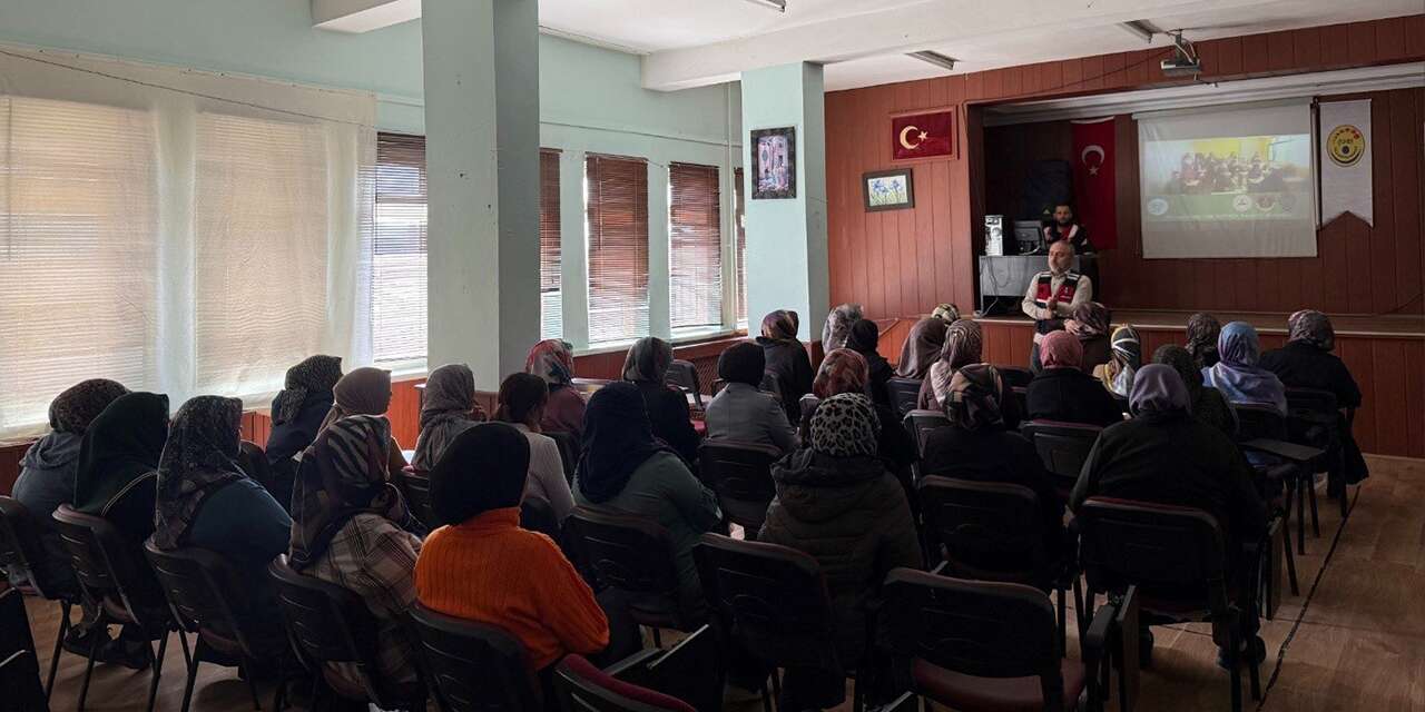 Konya’da annelere uyuşturucuyla mücadele eğitimi verildi