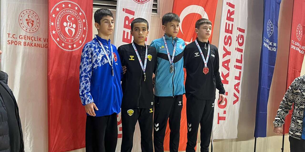 Konya’nın güreşçileri 3 şehirden 9 madalyayla döndü