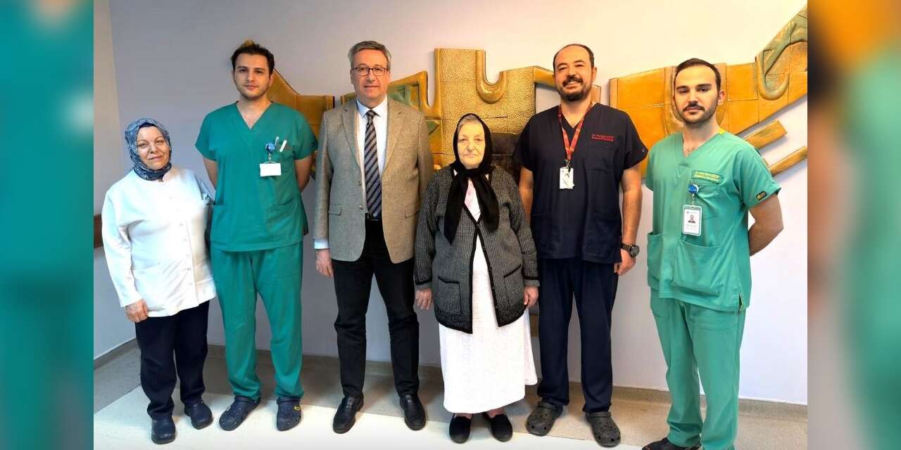 Kalça bölgesinden alınan kitlenin ağırlığı doktorları da şaşırttı