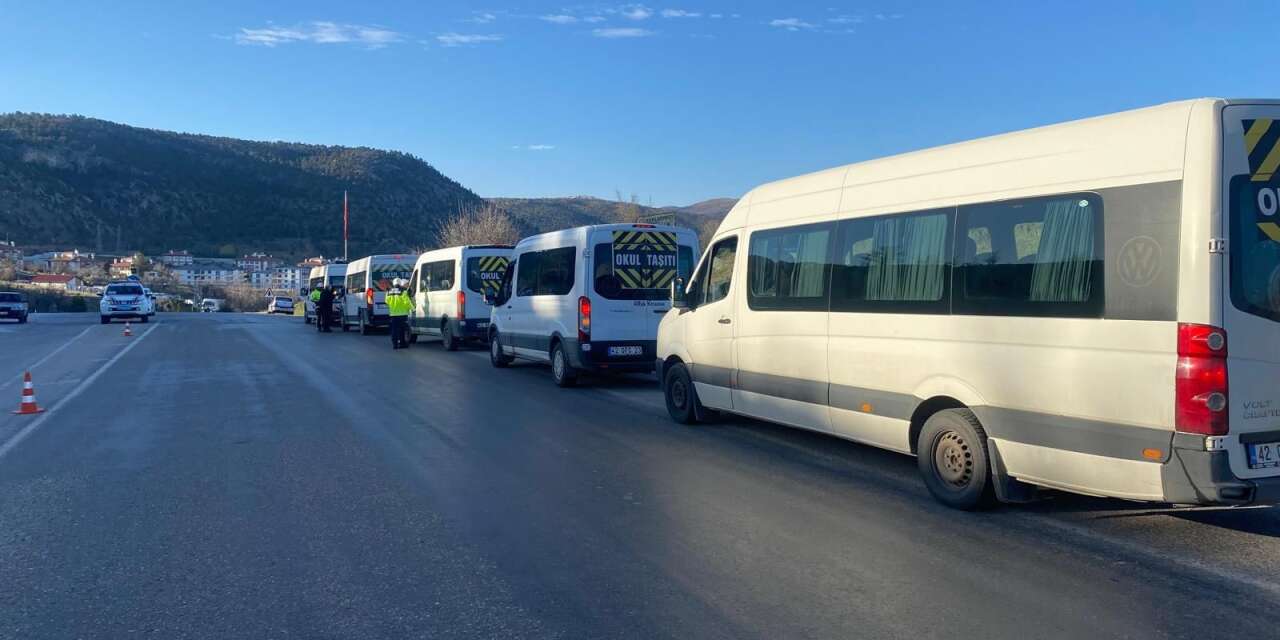 Konya’da polis ve jandarmadan okul servislerine kapsamlı denetim