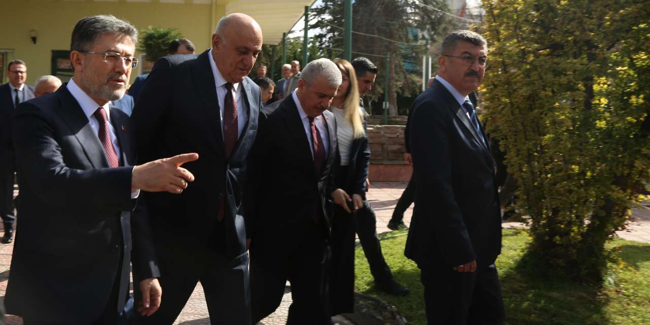 Tarım Bakanı Yumaklı Konya Şeker’de! Kullandığı ifadeler dikkat çekti