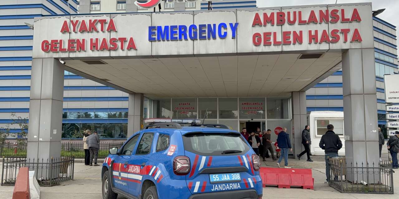 Komşular arasında gürültü kavgası! Karı-koca silahla vuruldu