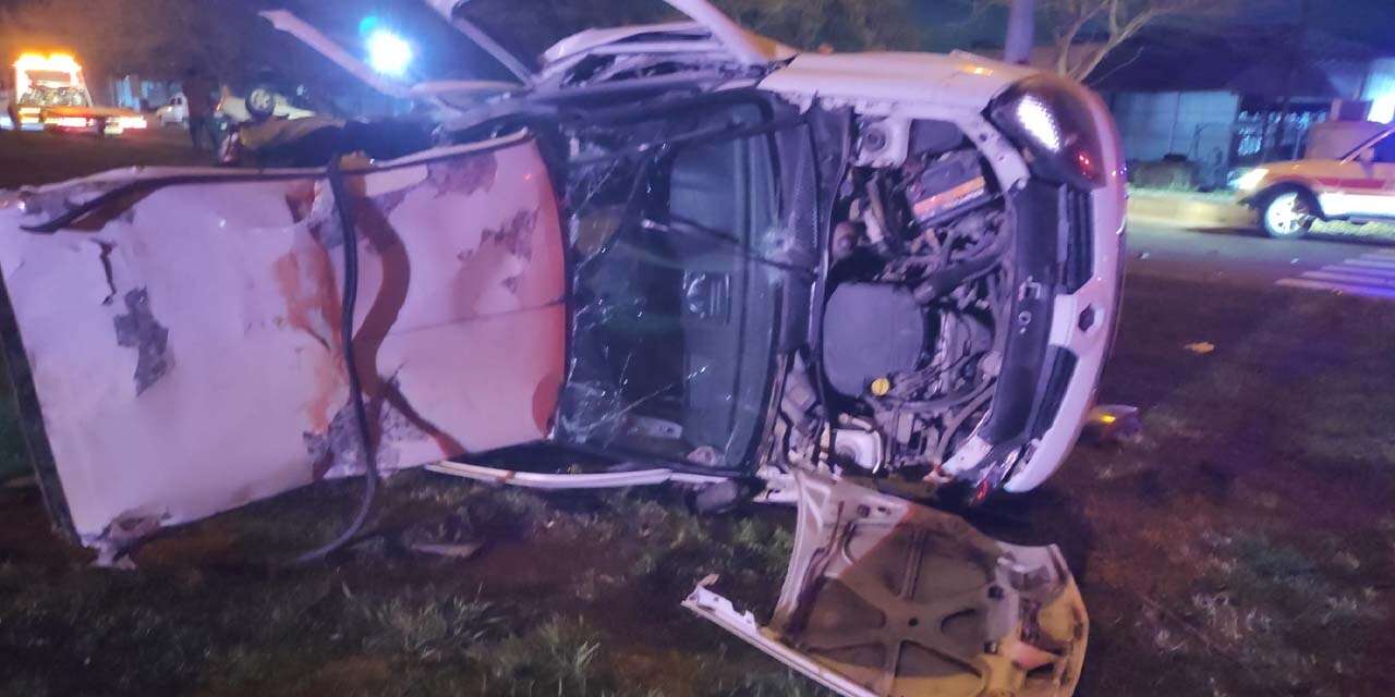 Otomobiller kafa kafaya çarpıştı! Aynı aileden 2 kişi öldü