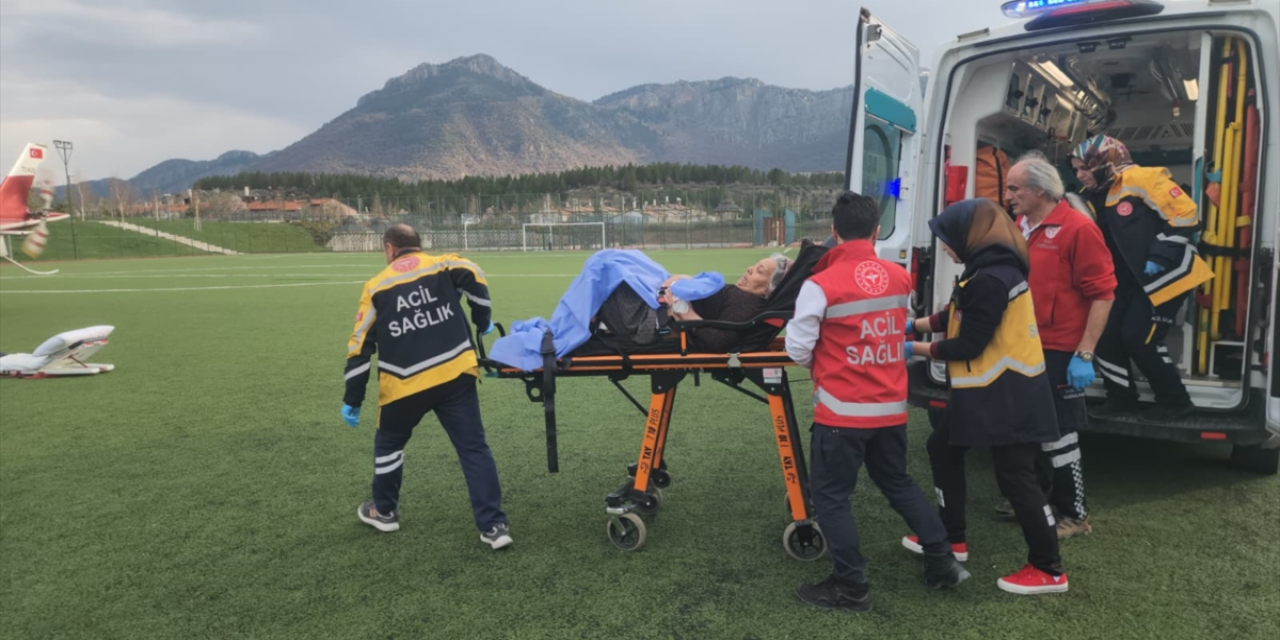 Baş ağrısıyla Konya’da hastaneye geldi, hemen hava ambulansı devreye girdi