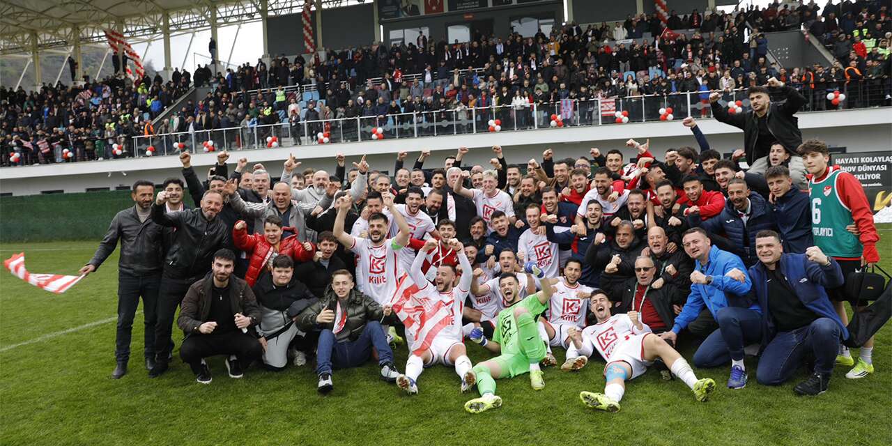 Konyaspor’un kiralık gönderdiği kaleci şampiyonluk sevinci yaşıyor