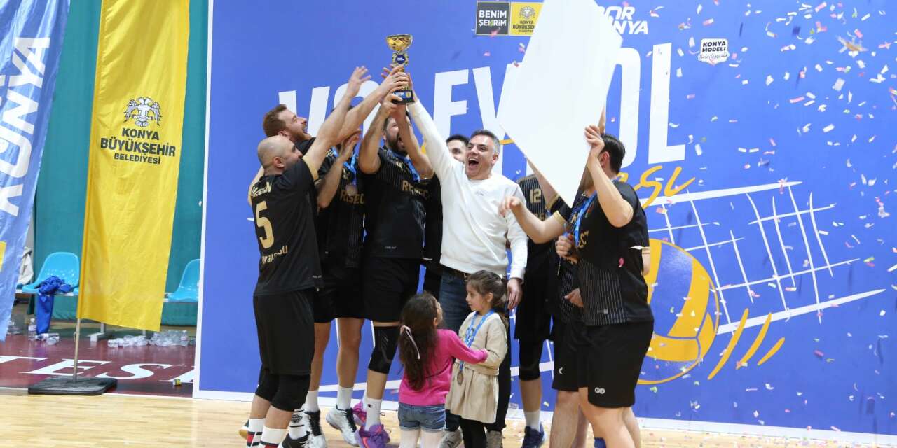 Kurumlar Arası Voleybol Turnuvası’nın şampiyonu Konya Barosu oldu