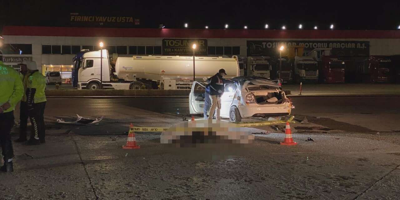 Takla atan otomobilin çarptığı TIR şoförü hayatını kaybetti