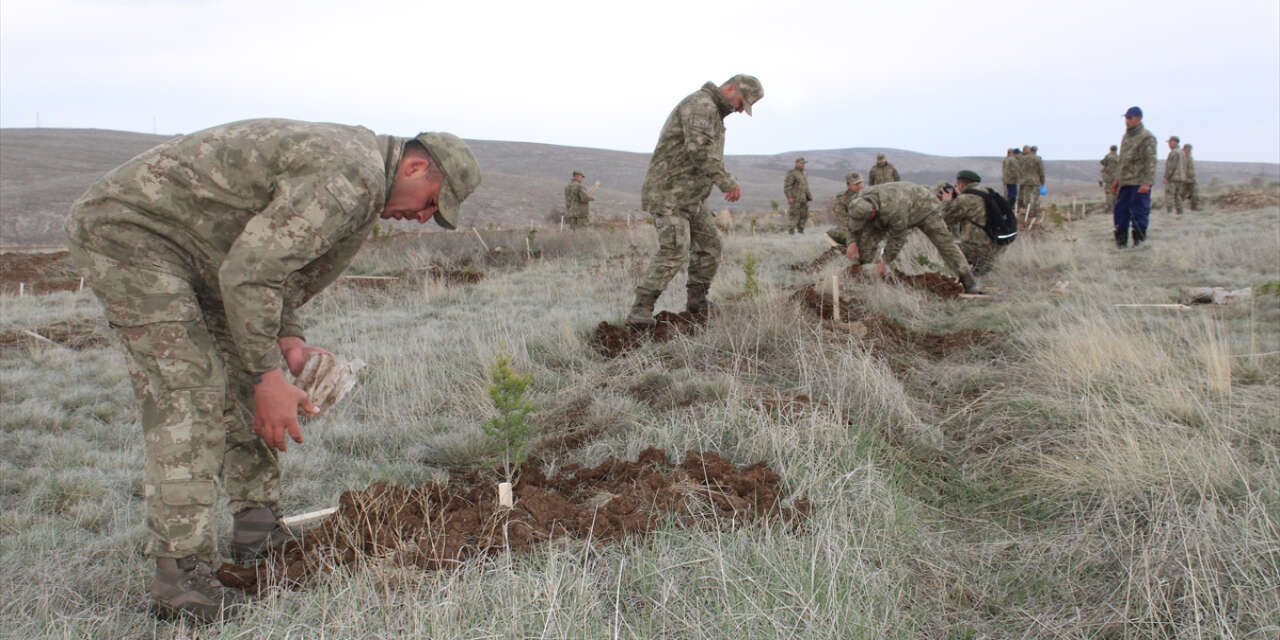 Konya’da Mehmetçik’ten geleceğe nefes olacak anlamlı hareket