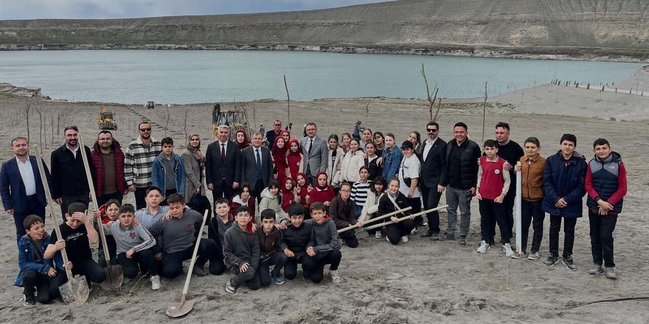 Konya’da öğrenciler geleceğe nefes için harekete geçti