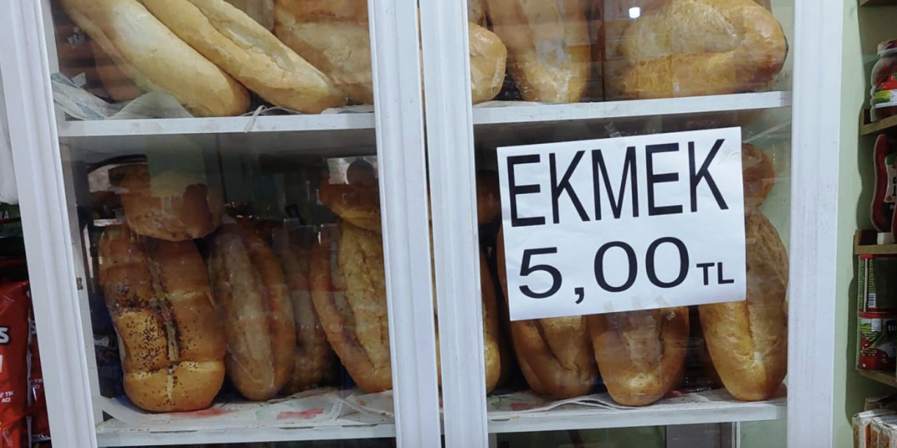 Konya böylesini ilk kez gördü! Bir market 5 liraya ekmek satıyor