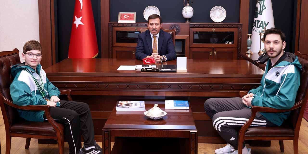 Konya’nın gururu Tahir Efe, şampiyonluğun ardından Başkan Kılca’yı ziyaret etti