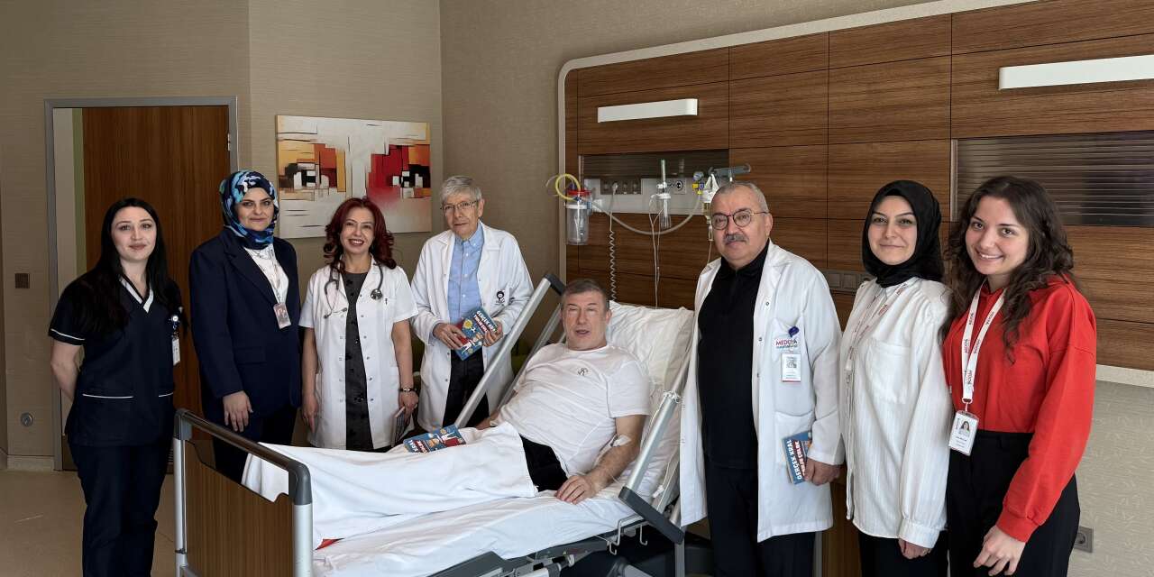 Ünlü eski futbolcu Tanju Çolak Konya’da hastanelik oldu