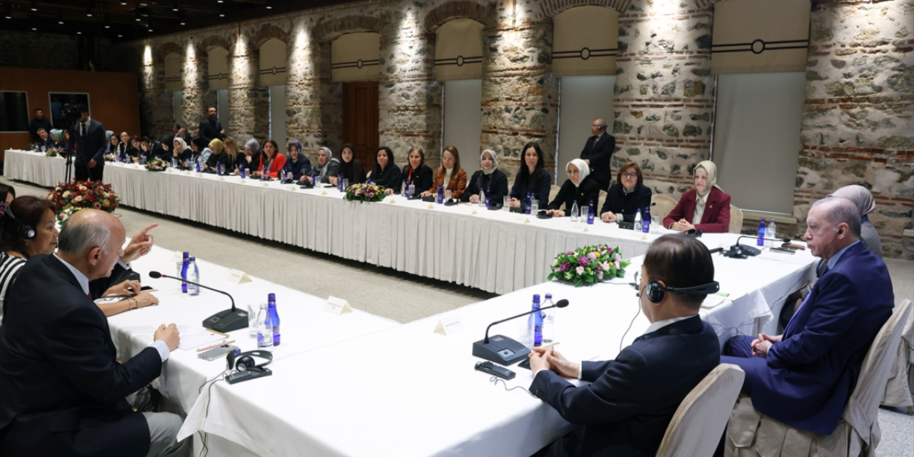 Cumhurbaşkanı Erdoğan, kadın liderleri Dolmabahçe’de ağırladı