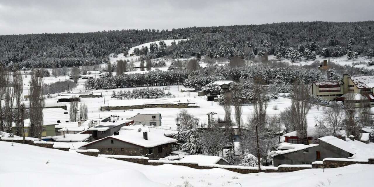 Bir çok ilde kar yağışı etkisini sürdürüyor