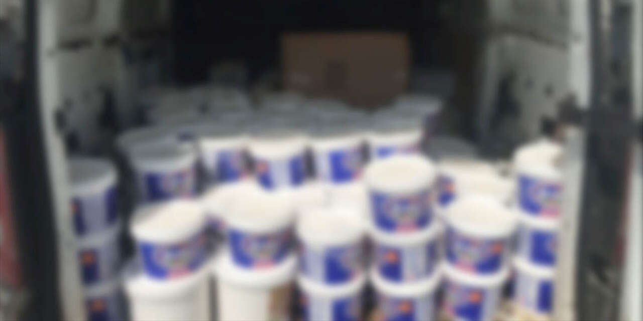 Yakalanmasalar vatandaş yiyecekti! Kamyonette kilolarca riskli ürün bulundu