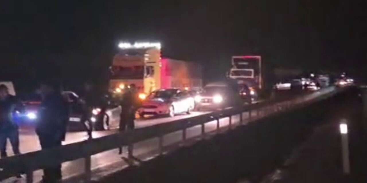 Buzlanma kazaya neden oldu! 2 asker yaralandı