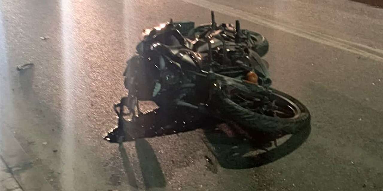 Motosiklet, hafif ticari araçla çarpıştı! Hakan Koca öldü