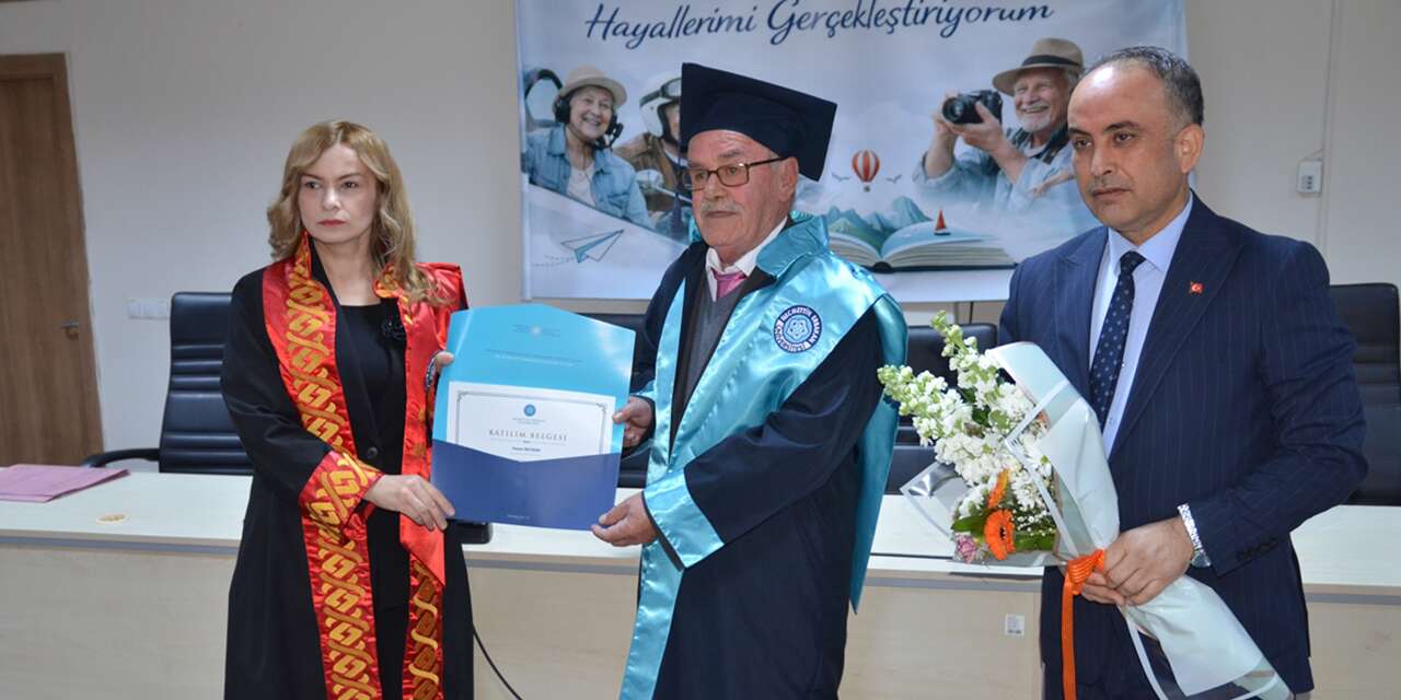 Konya’da 74 yaşındaki Hasan Bayrak, hayali olan mesleğe kavuştu