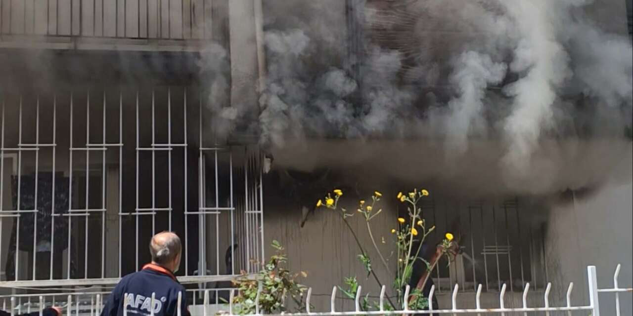 5 katlı binada patlama! Engelli genç öldü, annenin durumu ağır