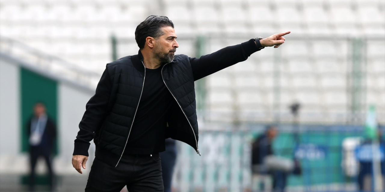Konyaspor’da İlhan Palut galibiyeti yorumladı: Bu ligde bize rahat yok