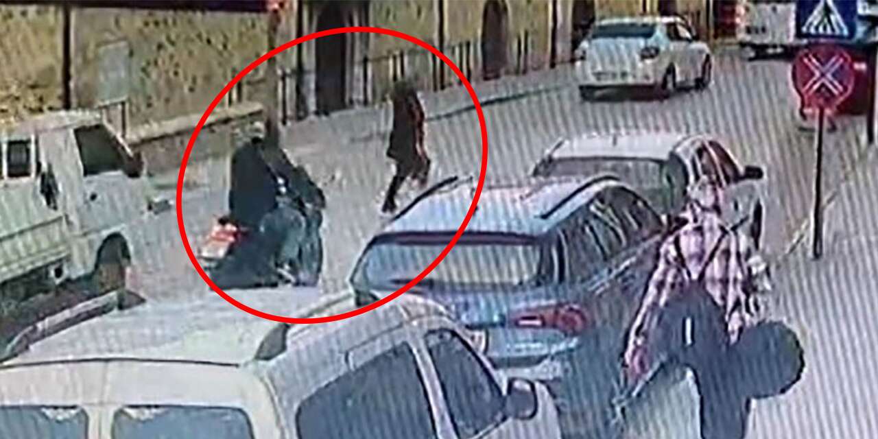 Konya istikametinde motosiklet kadına çarptı! O anlar kamerada