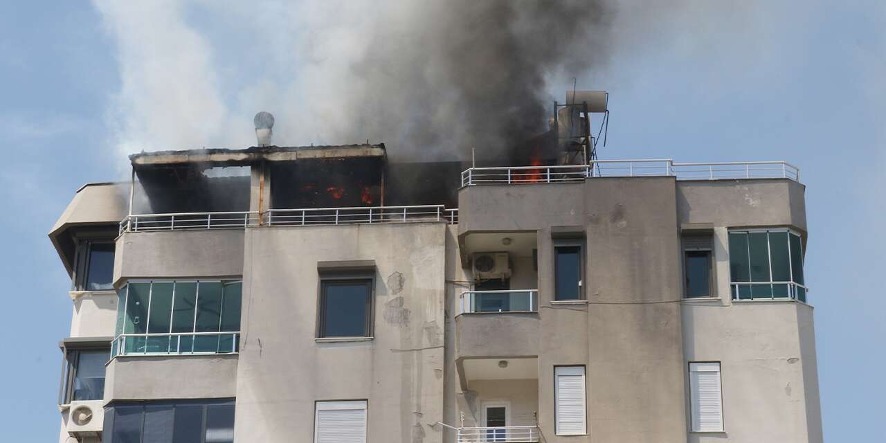 Antalyaspor'un eski yöneticisinin evi yandı! Açıklaması dikkat çekti