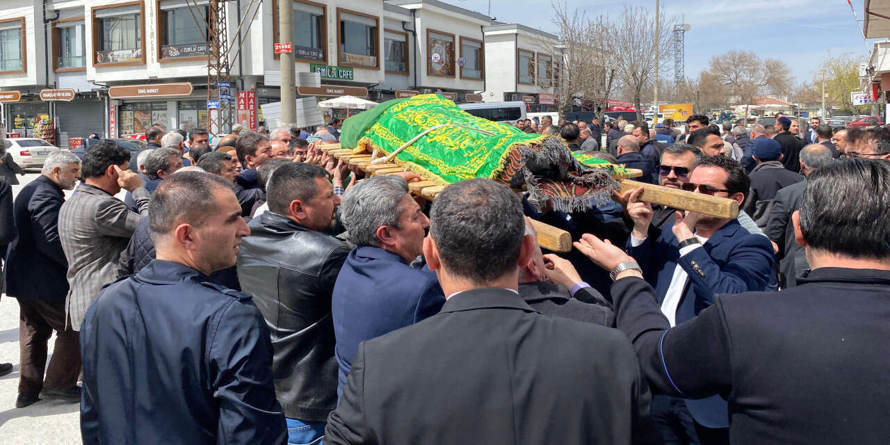 MHP Konya İl Başkanı Remzi Karaarslan ablasını kaybetti