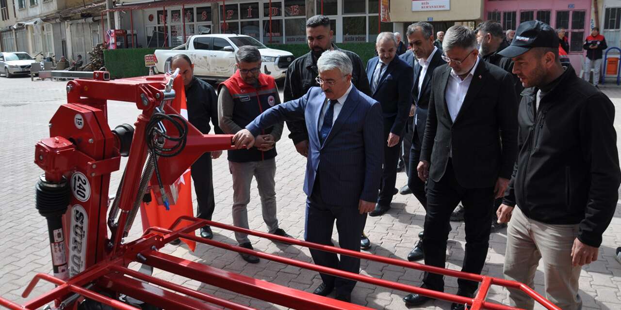 Konya’da üreticilere 1 milyon 50 bin TL’lik yem makinesi dağıtıldı