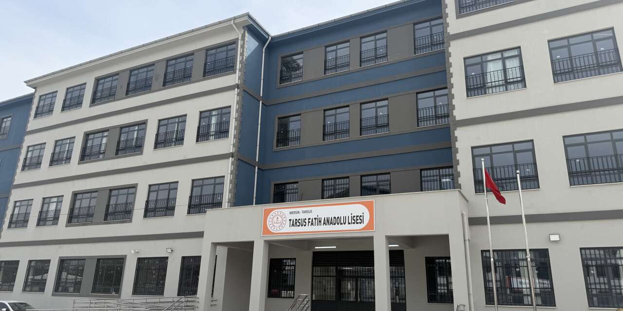 İki ilden sonra bu kez Mersin! Silahlı öğrenci son anda yakalandı