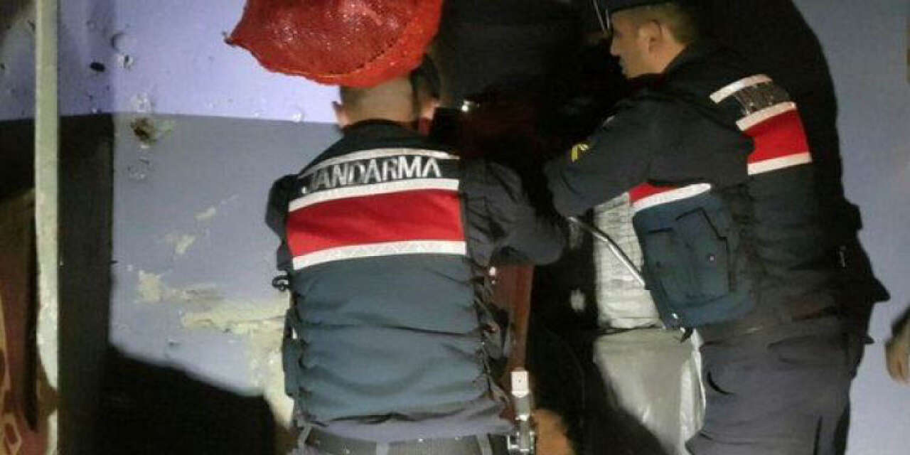 Konya’da jandarmanın baskın yaptığı ev cephanelik çıktı