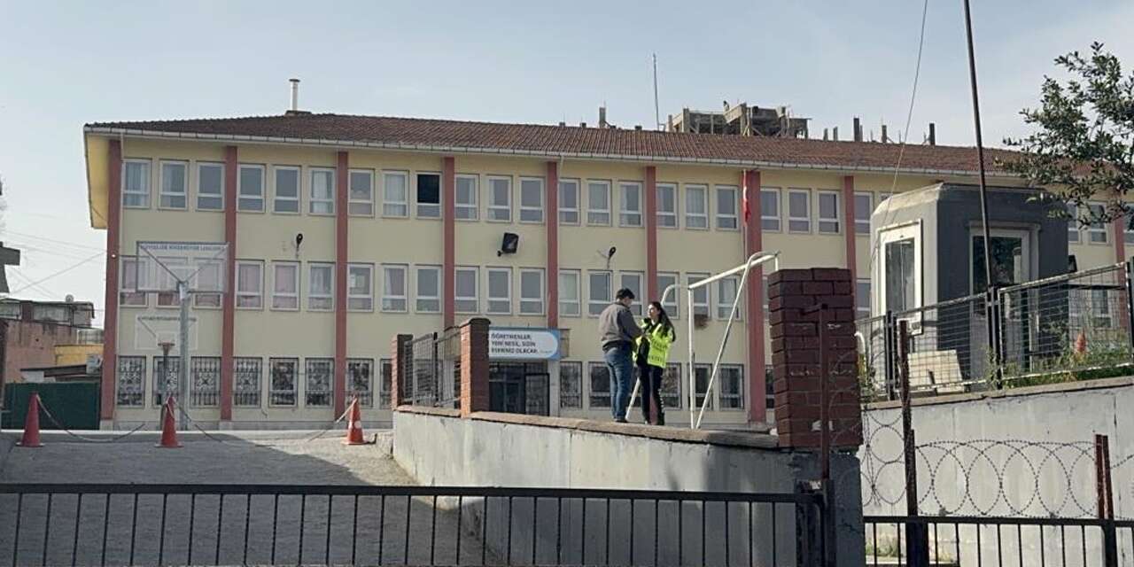 Okulu karıştıran iddia! 70 yaşındaki kapı görevlisi tutuklandı
