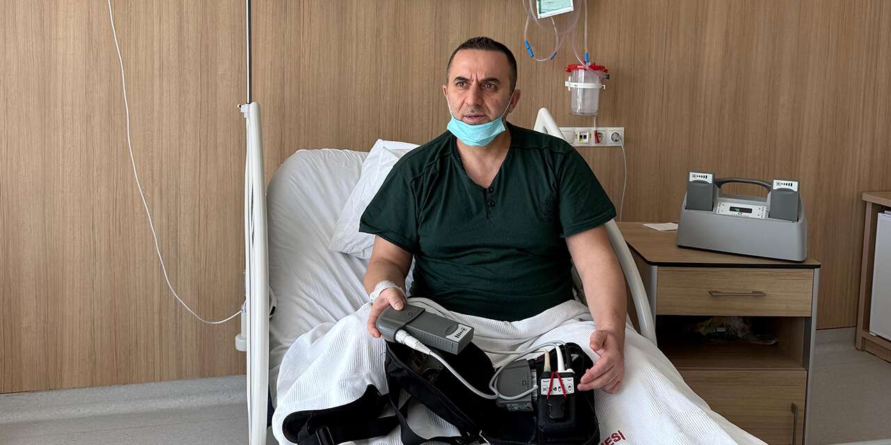 Emekli güvenlik görevlisi, kalbini 4 yıldır çantasında taşıyor